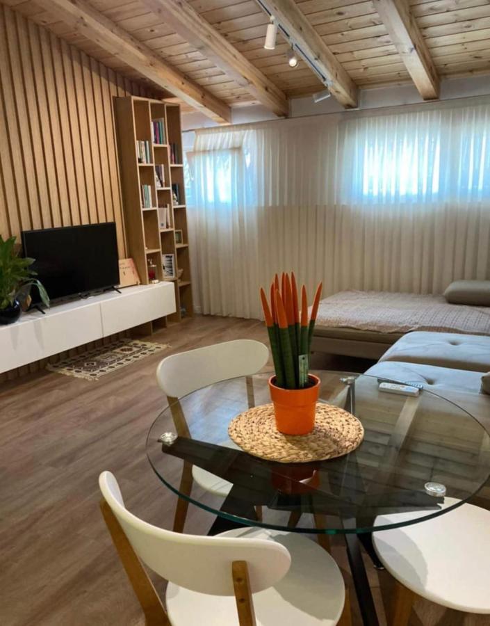 Lovely Loft 1-Bedroom In The Heart Of Tirana Exterior foto